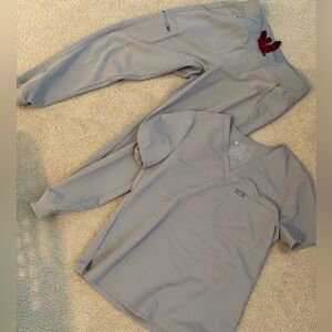 Figs Gray Scrub Set- joggers and Catarina top